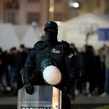 Novosadska policija tvrdi da pretnje dobija policajac koji sinoć nije bio angažovan kod Banovine 5