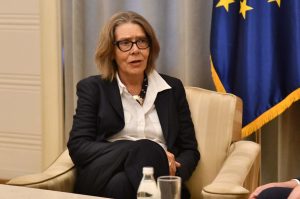 Ambasadorka Danske u Srbiji Pernil Dahler Kardel izjavila je danas da je važno što se razgovori o evropskim integracijama ponovo intenziviraju i ukazala da u Srbiji postoji potreba za više napretka u vladavini prava i slobodi medija.