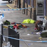 Devetoro teško ranjenih u napadu nožem u vozu u Britaniji 4