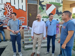 Kad nam Ćaci par lopata asfalta nabaci: Fenomen obnovljenog košarkaškog igrališta bez koša na kragujevačkoj Pivari (FOTO) 8