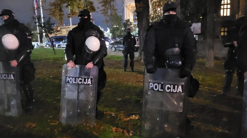 NUNS podneo prijavu protiv policajaca jer nisu adekvatno reagovali tokom napada na novinara FoNeta 1