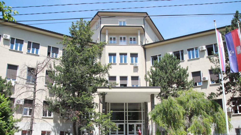 Neformalna grupa nastavnika osudila suspendovanje sekretarke Medicinskog fakulteta u Beogradu 9