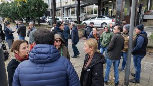 Roditelji učenika Pete gimnazije protestuju ispred ministarstva: "Prisustvo v.d. direktorke izaziva strah kod dece" 2