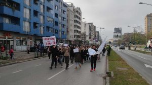 Srednjoškolci u Novom Sadu bojkotuju nastavu, pružaju podršku Jaćimovićima i Dijani Hrka 1