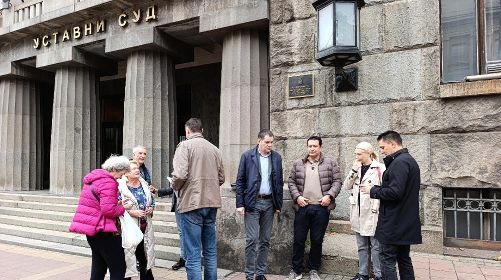 Ustavni sud uzeo u rad dve žalbe u slučaju pomilovanja SNS aktivista: Oštećeni ne polažu velike nade u ishod 8