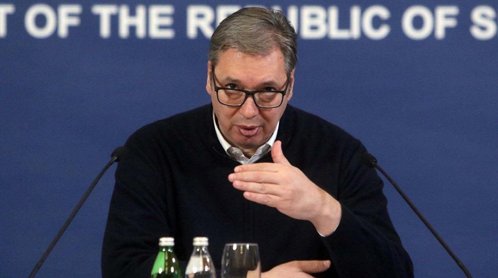 "Radikali vazda ratove sanjaju": Šta govori Vučićeva najava da će se svet za godinu i po zaratiti? 11