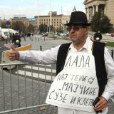 Policija ispred Skupštine: Dijana Hrka nastavlja štrajk glađu, skup podrške Štimcu ispred 29. novembra 10