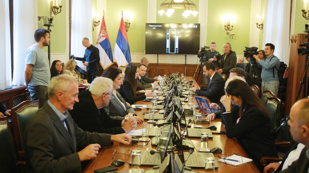 Četiri člana REM-a najavila ostavke ukoliko se do petka ne ponovi glasanje za članove iz reda nacionalnih manjina 9