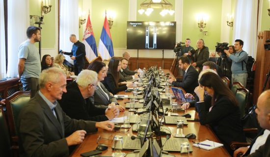 Četiri člana REM-a najavila ostavke ukoliko se do petka ne ponovi glasanje za članove iz reda nacionalnih manjina 6