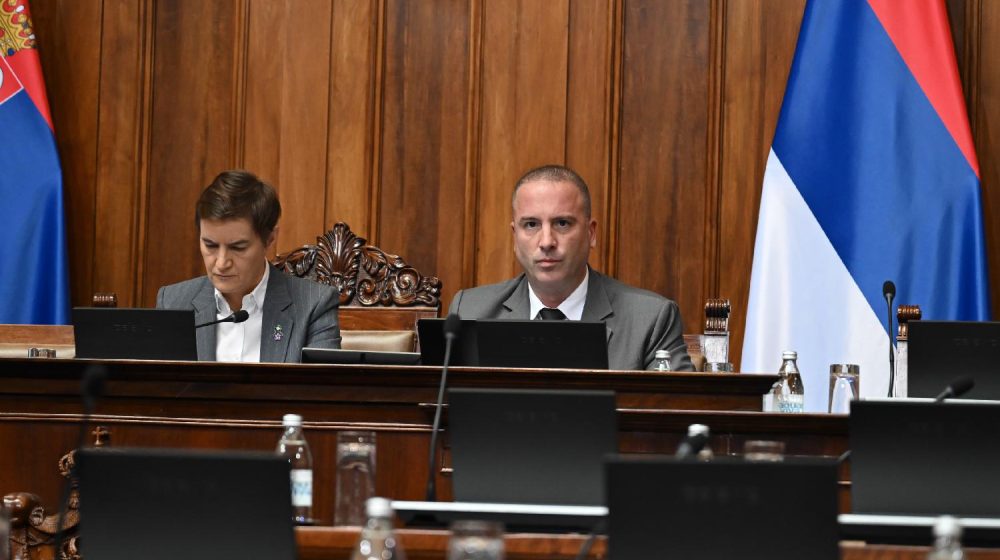 Polemika u Skupštini: Kako Brnabić "brani" birački spisak od opozicije? 1