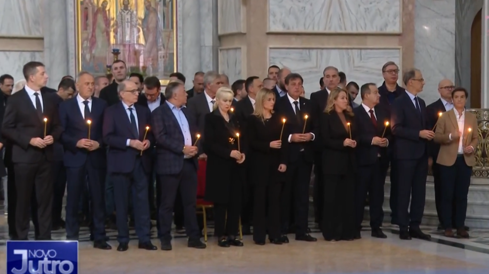 Vučić i ministri u Hramu svetog Save, patrijarh pozvao na mir 1