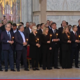 Vučić i ministri u Hramu svetog Save, patrijarh pozvao na mir 4
