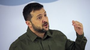 Ukrajina je spremna da uzvrati ako Rusija nastavi napade na energetsku infrastrukturu, rekao je danas ukrajinski predsednik Volodimir Zelenski i dodao da među dve zemlje nema formalnog primirja.