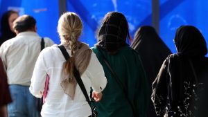 "Osećaju se bezbednije": Gotovo polovina mladih muslimanki u Francuskoj nose hidžab 10