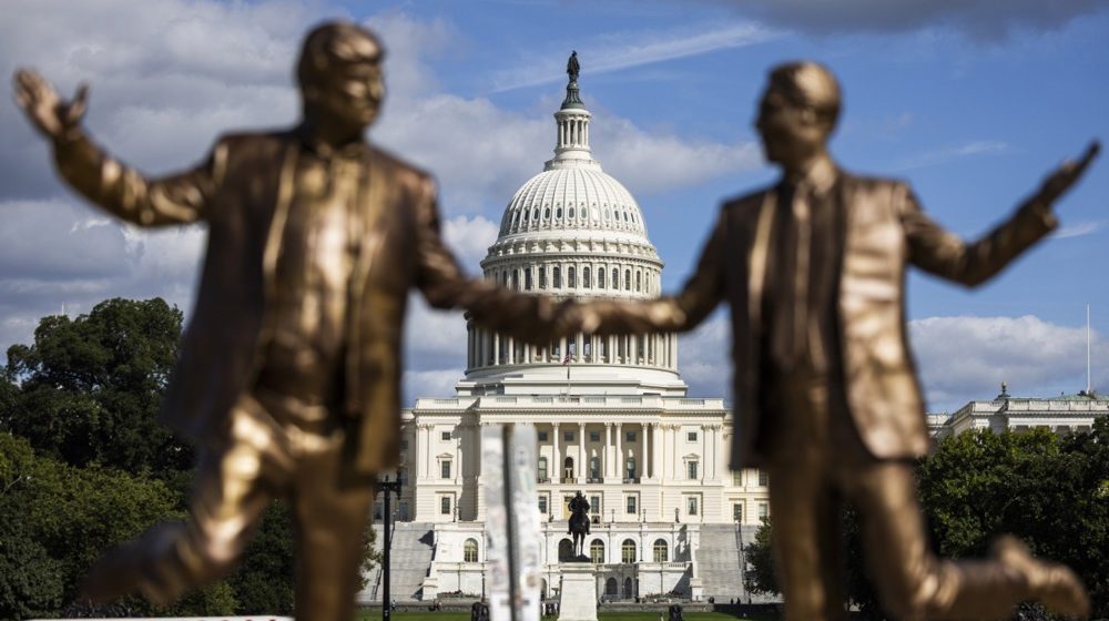 "Potpuno objavljivanje fajlova bi možda pomoglo Trampu": Gardijan o slučaju Epstin 5