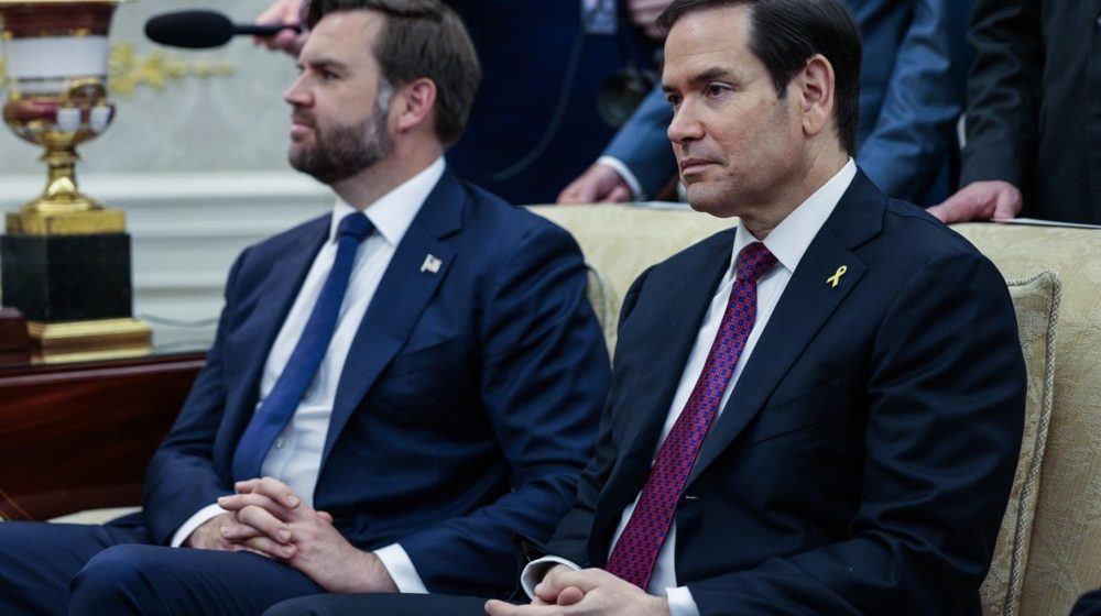 Prvi znakovi borbe za Trampovog naslednika: "Izbor između pit bula i pudle" 1