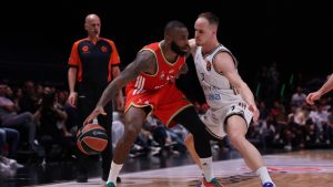 Kodi Miler-Mekintajer, Crvena zvezda