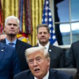 Vašington u stanju pripravnosti zbog slučaja Epstin: Kako Tramp može da se izvuče iz blata? 5