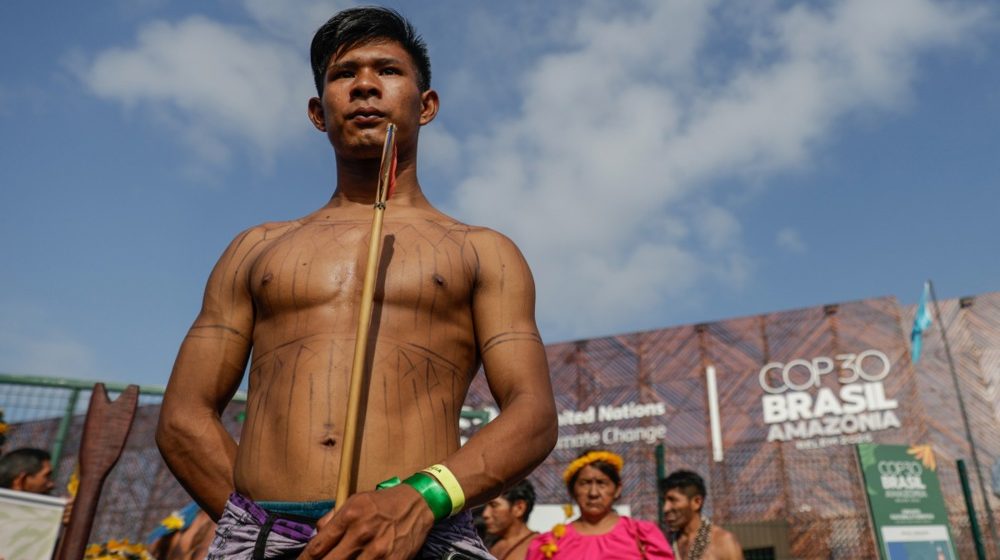 Demonstranti iz autohtone zajednice 90 minuta blokirali glavni ulaz na konferenciju UN o klimi (FOTO) 10