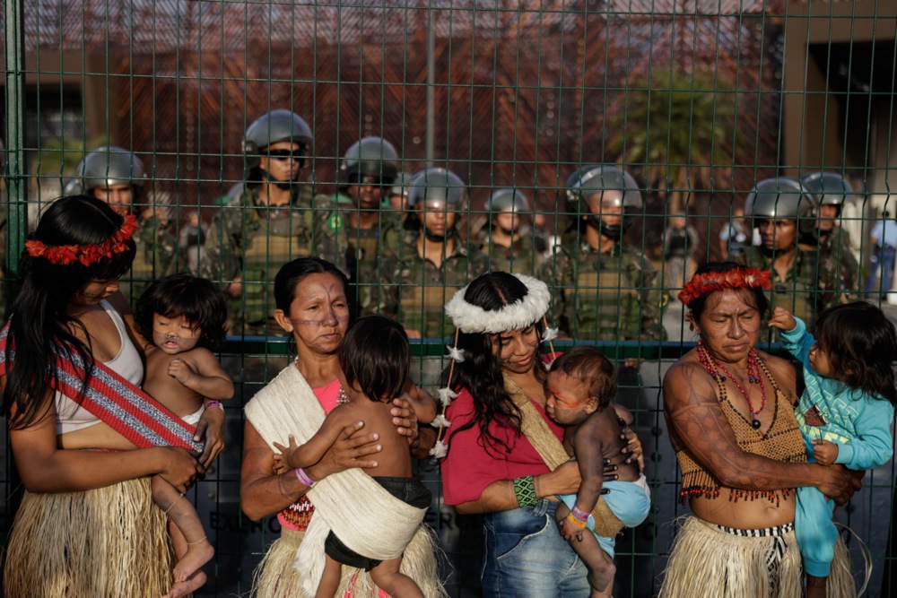 "Amazon se ne može dalje uništavati": Demonstranti iz autohtone zajednice 90 minuta blokirali glavni ulaz na konferenciju UN o klimi (FOTO) 3