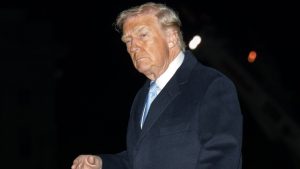 Šta smera Tramp iznenadnim zahtevom da se objave fajlovi Epstina? 17