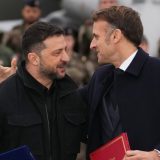 Nemački Špigl tvrdi: Makron upozorio evropske lidere da "postoji mogućnost da SAD izdaju Ukrajinu" 8