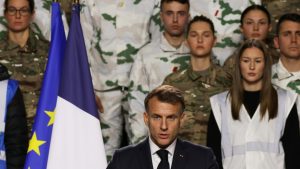 Predsednik Francuske Emanuel Makron je objavio  danas da Francuska ponovo uvodi vojnu službu u trajanju od 10 meseci na dobrovoljnoj osnovi, suočena sa rastućom pretnjom koju predstavlja Rusija i rizikom izbijanja novog sukoba u Evropi.