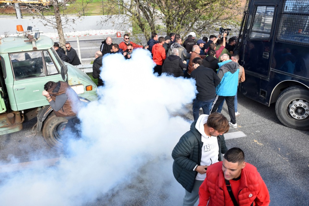 Sukobi policije i poljoprivrednika u Grčkoj (FOTO) 3