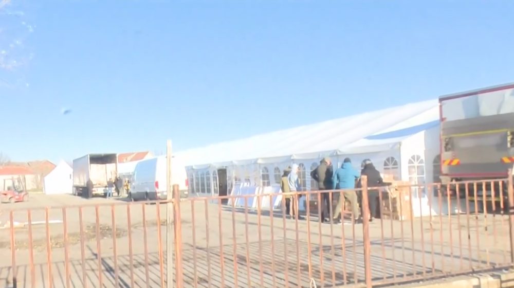 Na buvljaku u Negotinu niče Ćacilend: Očekuje se Vučić 1