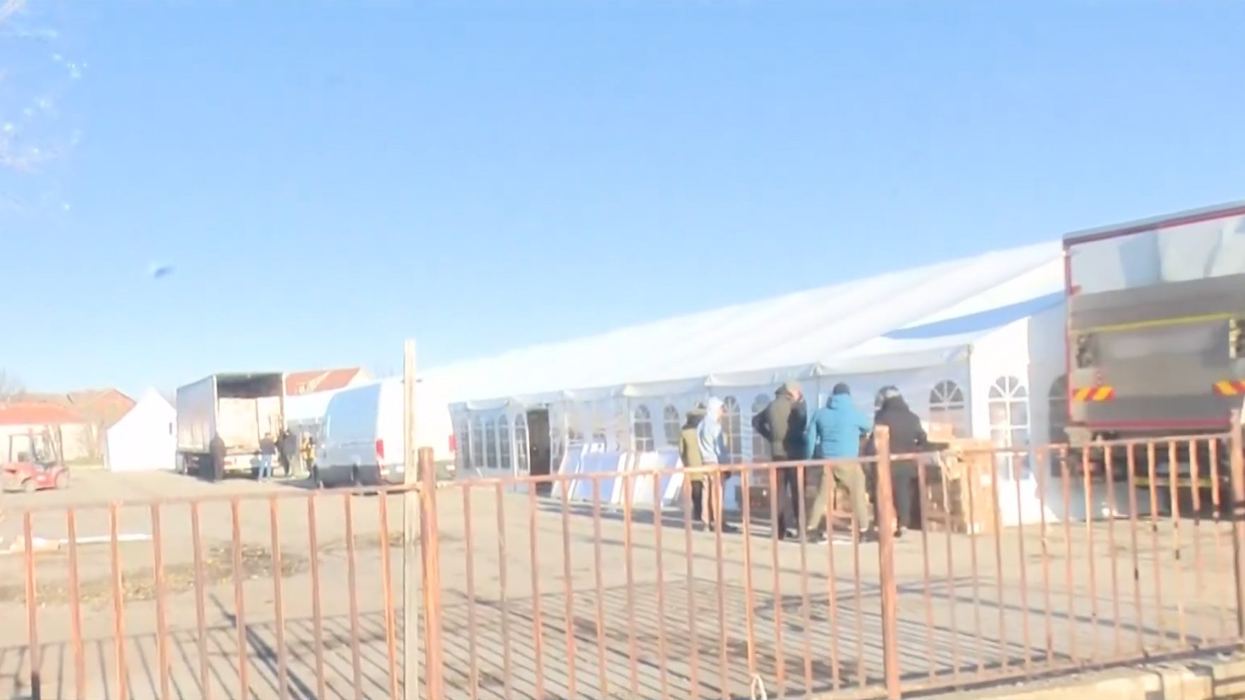 Vučić kao "domaćica koja 20 godina nije sređivala stan": Zašto je predsednik Srbije u funkcionerskoj kampanji za lokalne izbore? 2 Vučić kao "domaćica koja 20 godina nije sređivala stan": Zašto je predsednik Srbije u funkcionerskoj kampanji za lokalne izbore? 2