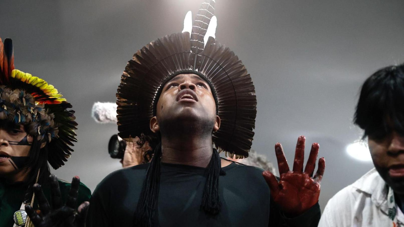 Pripadnici urođeničkih naroda protestuju