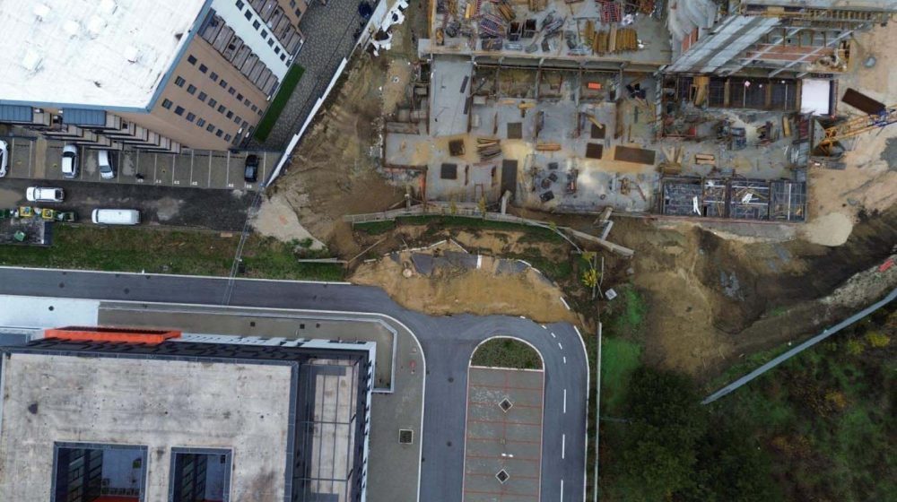 Građevinska inspekcija pre nedelju dana zatvorila gradilište, odbijen zahtev za građevinsku dozvolu: Gradonačelnik Kragujevca o saobraćajnici koja se urušila 1