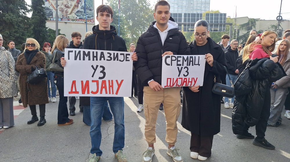 Niški srednjoškolci bojkotovali nastavu u znak podrške Dijani Hrki 1