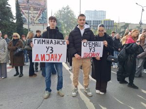 Niški srednjoškolci bojkotovali nastavu u znak podrške Dijani Hrki 1