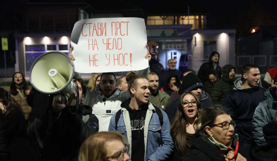 Studenti u Nišu odaju sutra počast koleginici preminuloj od posledica povreda u padu nadstrešnice 7