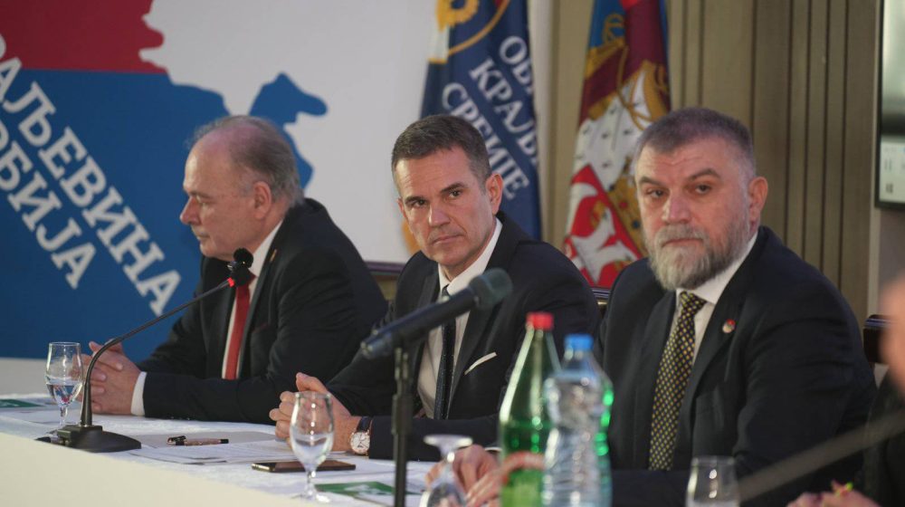 Monarhisti: Vučić bruka državu 7