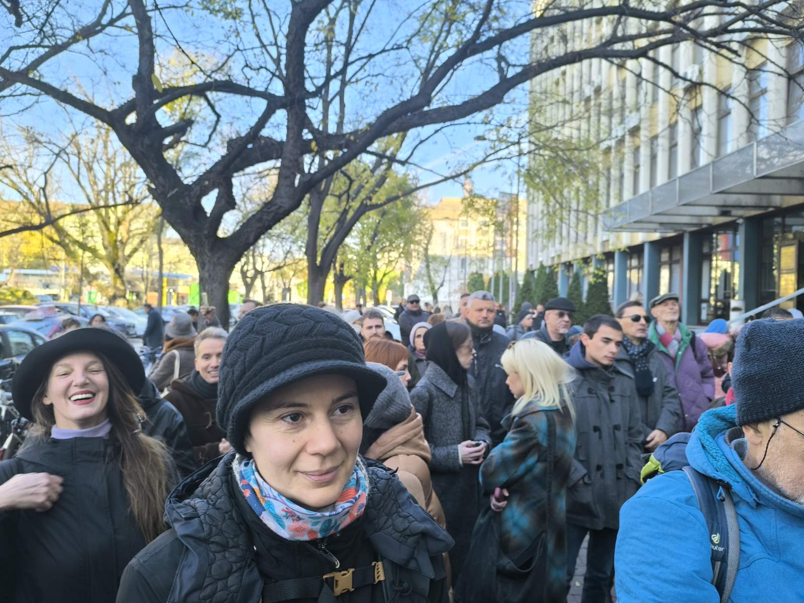 Kako je protekao početak suđenja novosadskim aktivistima: Odložen glavni pretres, sud odbio da se suđenje tonski snima (FOTO; VIDEO) 3