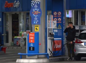 AFP: Mađarska najavila povećanje isporuke derivata nafte da bi se Srbija suočila s krizom 22