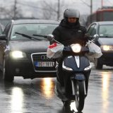 AMSS: Klizavi kolovozi, u gradskim sredinama moguće saobraćajne gužve 1