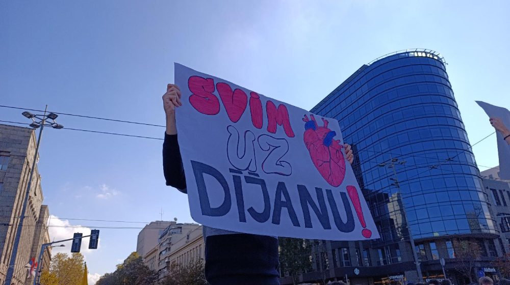 Nastavlja se blokada nastave u delu srednjih škola, đaci kreću u šetnju do Skupštine Srbije 1