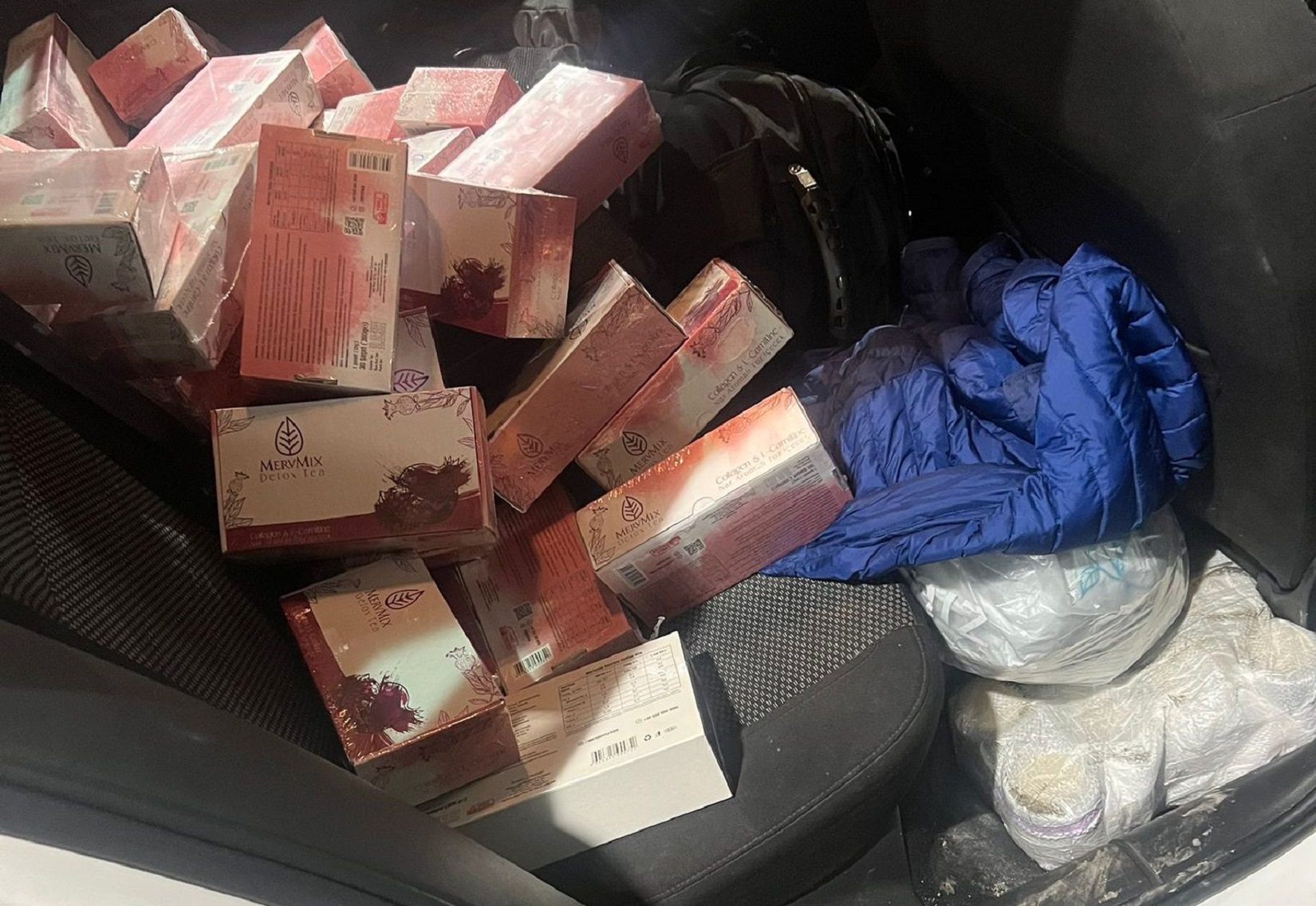 Na Gradini zaplenjeno 230 pakovanja preparata za mršavljenje (FOTO) 2