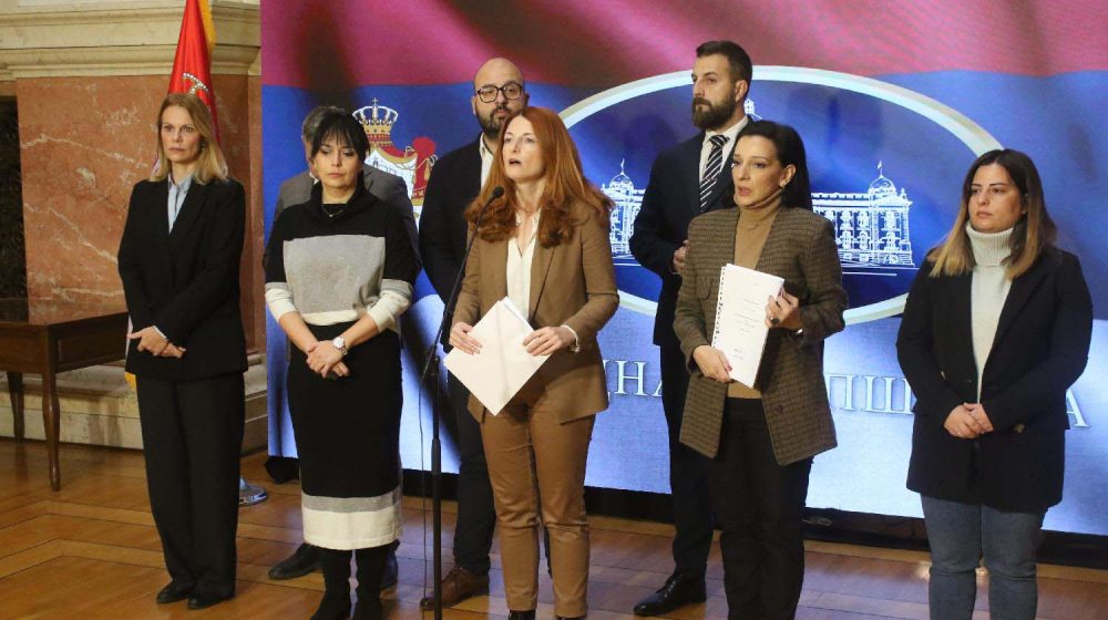 Šta radi opozicija u parlamentu? 1