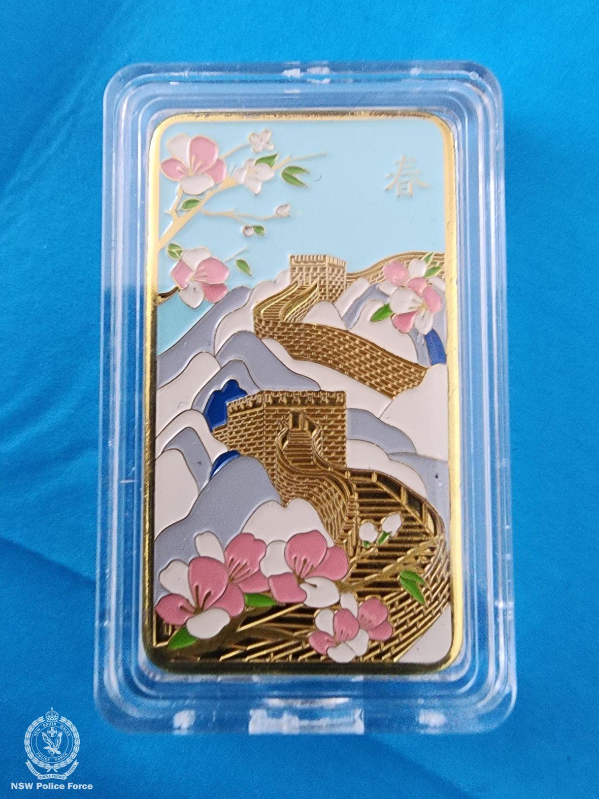 Lažna gatara prevarila ljude za 44 miliona evra 1 Policija je tokom hapšenja zaplenila zlatnu polugu od 40 grama vrednu 10.000 australijskih dolara