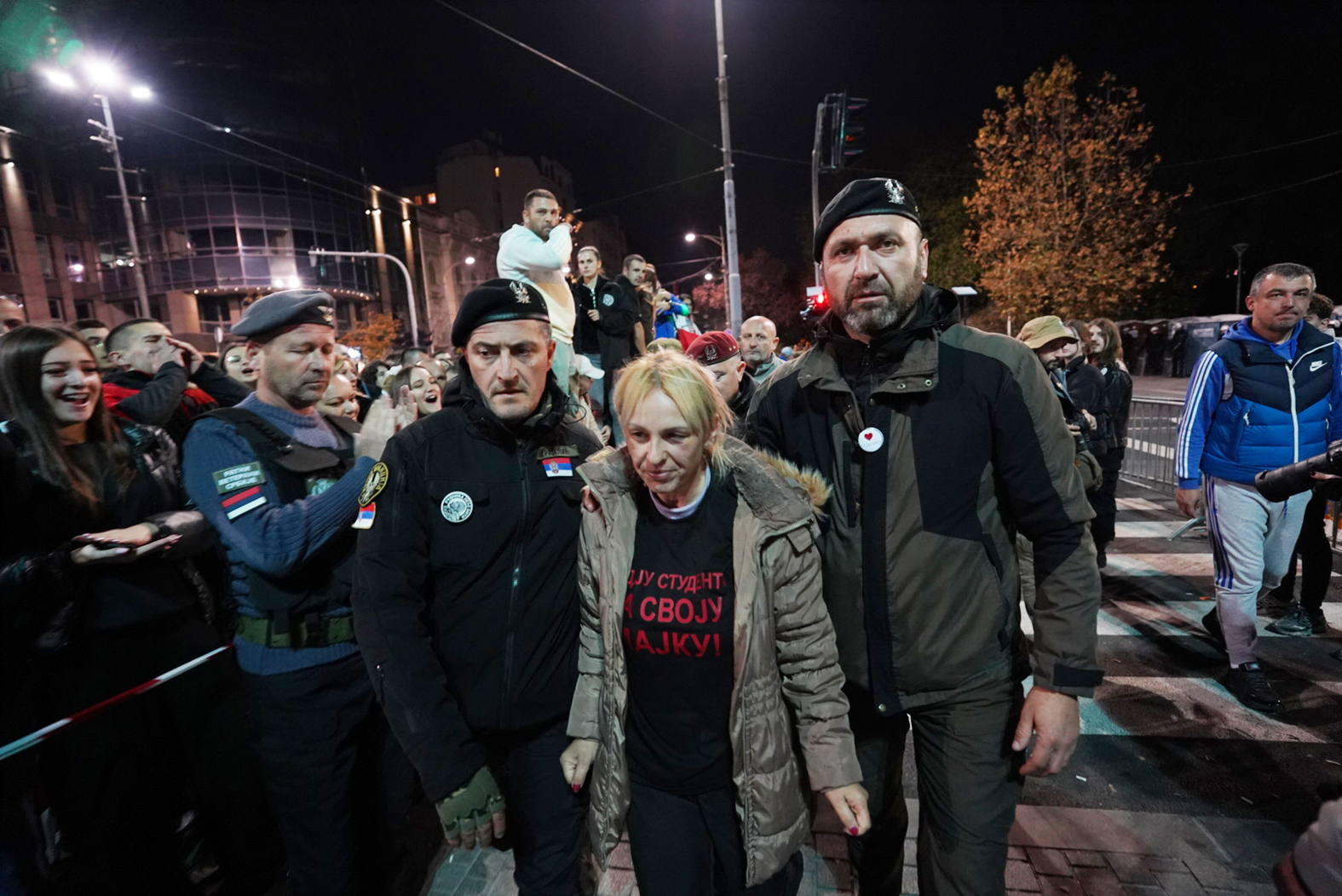 Ko su veterani koji čuvaju Dijanu Hrku? 2