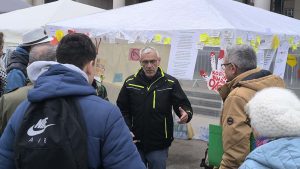 Roditelji dece sa poteškoćama u razvoju pružili podršku Milomiru Jaćimoviću 17