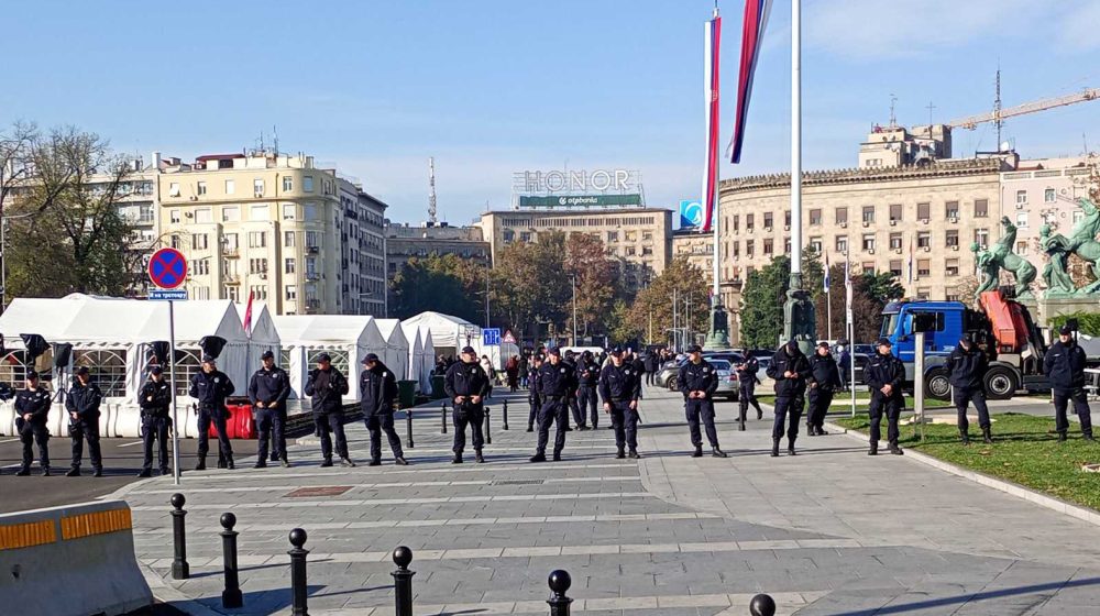 Duhovita odbrana države šatorima pada pred zimom 1