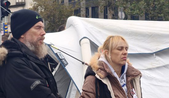 Dijana Hrka 15. dan štrajkuje glađu, Milomir Jaćimović sedmi 5