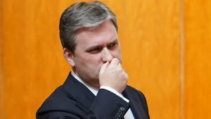 Selaković kao žrtveno jagnje, Mali nedodirljiv: Kako SNS čuva ključne ljude? 16 Selaković kao žrtveno jagnje, Mali nedodirljiv: Kako SNS čuva ključne ljude? 14