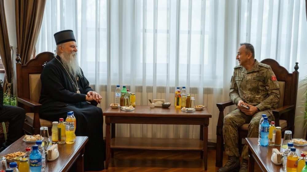 Komandant KFOR-a se sastao sa mitropolitom raško-prizrenskim Teodosijem 1