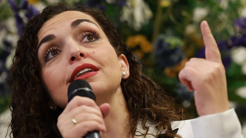 Sirija priznala Kosovo: Šta odluka znači za Prištinu i Beograd 2 Vjosa Osmani sa podignutim kažiprstom